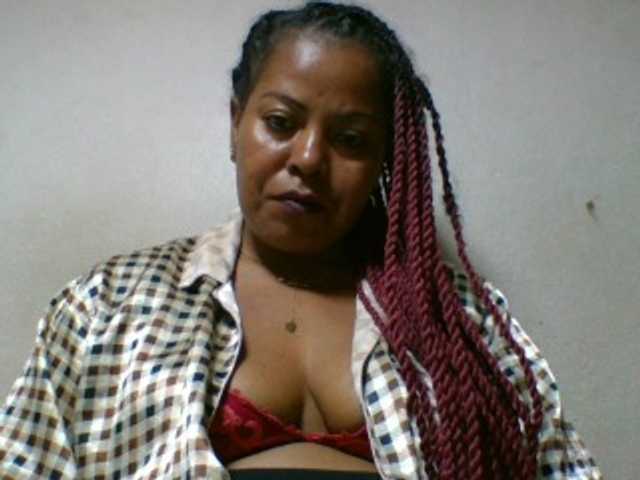 Barbie12 live cam on BongaCams