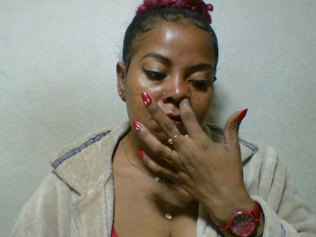 Barbie12 live cam on BongaCams