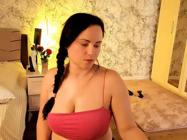 Juliamills live cam on BongaCams