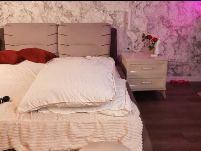 Juliamills live cam on BongaCams