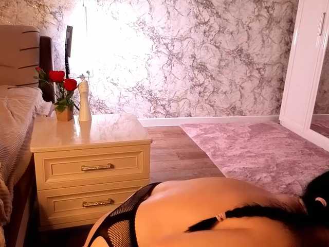 Juliamills live cam on BongaCams