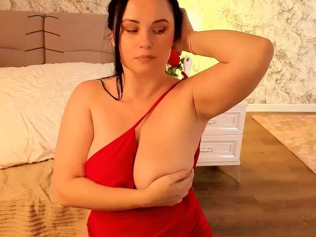 Juliamills live cam preview