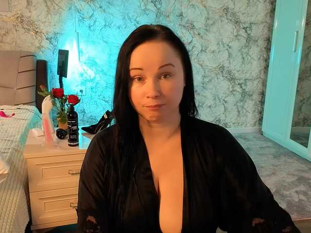 Juliamills live cam on BongaCams