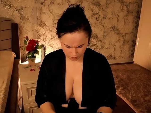 Juliamills live cam on BongaCams