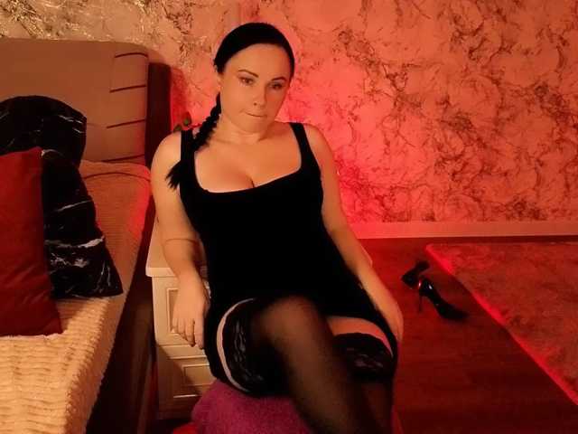 Juliamills live cam on BongaCams