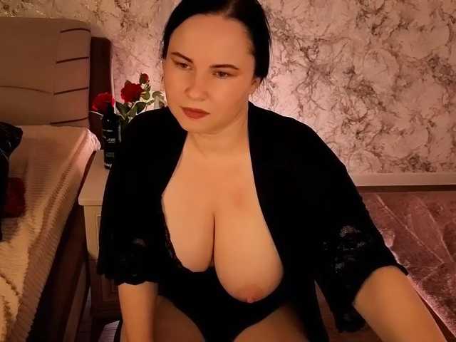 Juliamills live cam