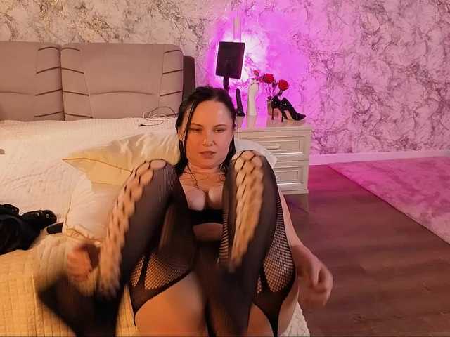 Juliamills live cam on BongaCams