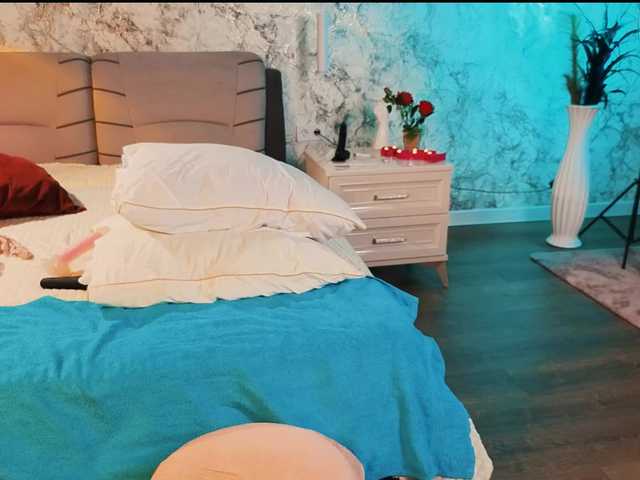 Juliamills live cam on BongaCams