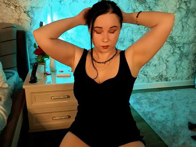 Juliamills live cam on BongaCams