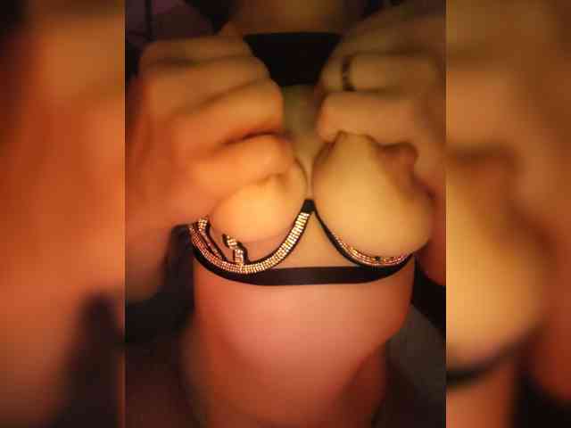 tenderi Sex Cam Show