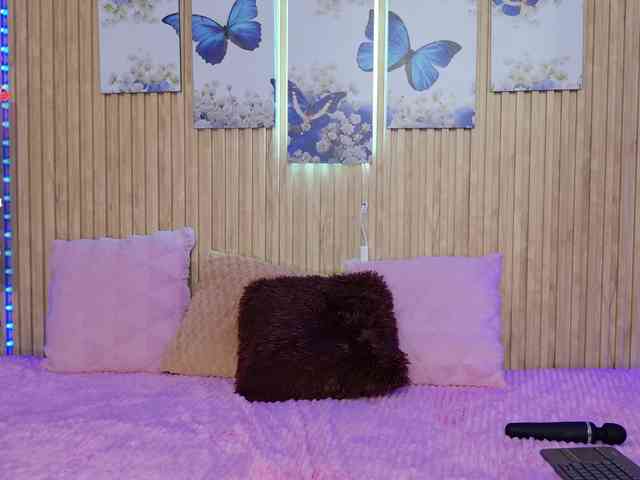 Moon-celeste Live Webcam on BongaCams