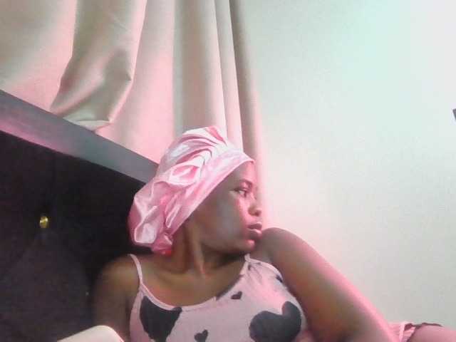 Razy2 live cam on BongaCams