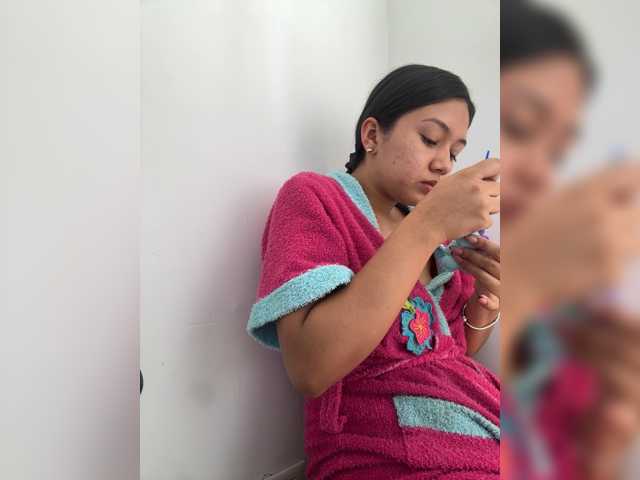 Sarayu- live cam on BongaCams
