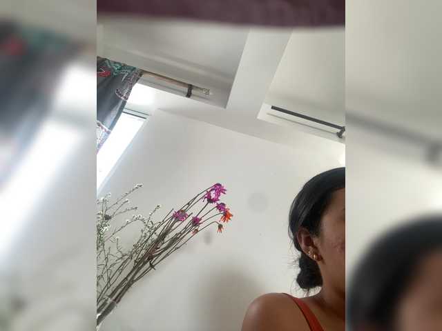Sarayu- live cam on BongaCams
