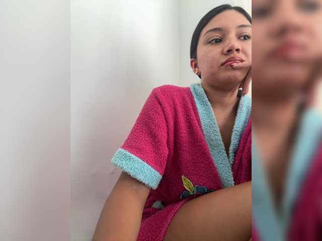 Sarayu- live cam on BongaCams