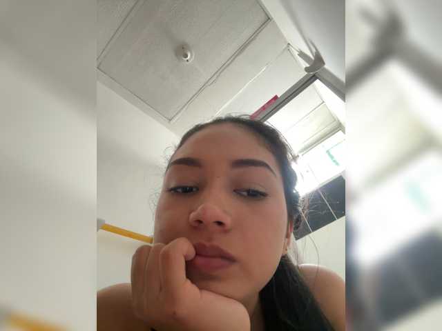 Sarayu- live cam on BongaCams