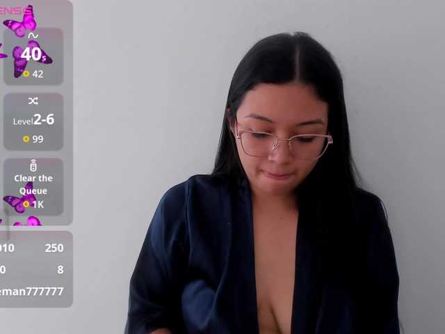 Sarayu- live cam on BongaCams