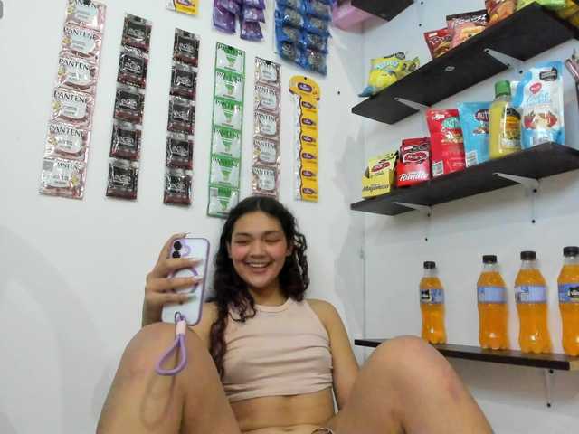 le modèle Camilla-Miller01 est en webcam porno dans un show sur le site bongacams, il possède les tags suivants: Latino/Hispanic,Brunette,Trimmed