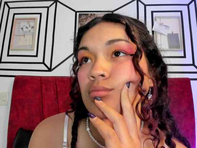 Camilla-Miller01 webcam