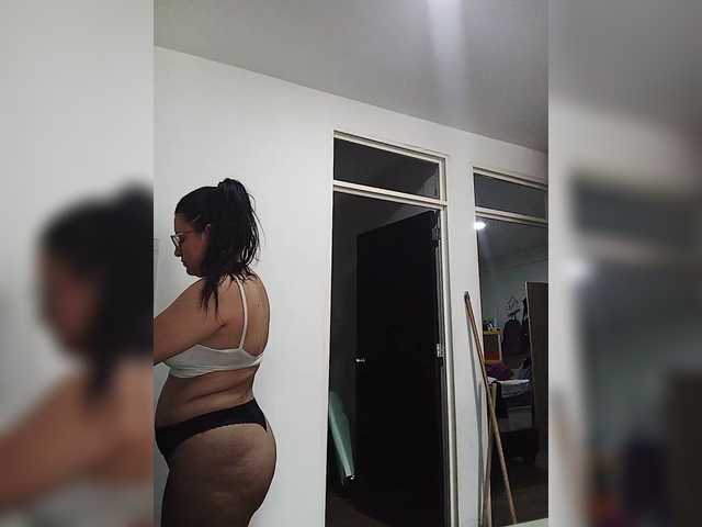 YeyeFresh live cam on BongaCams