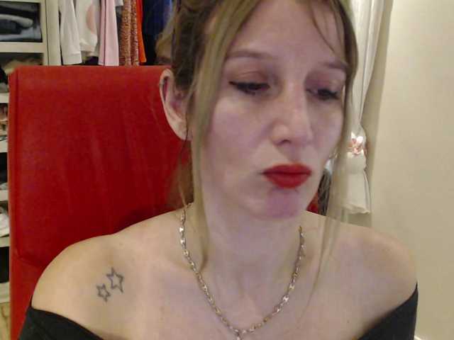 Sweet-Maga live cam on BongaCams
