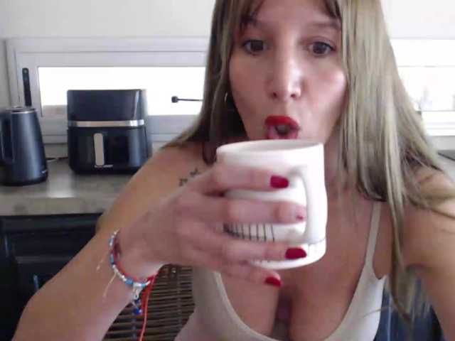 Sweet-Maga live cam on BongaCams