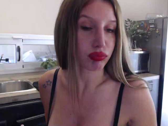 Sweet-Maga live cam on BongaCams