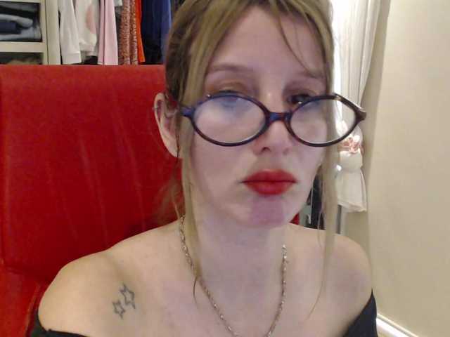 Sweet-Maga live cam on BongaCams