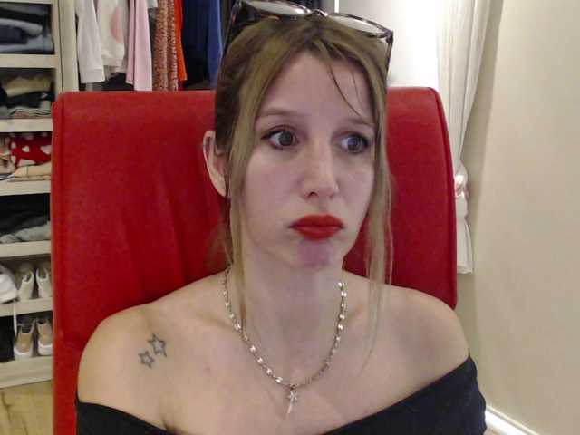 Sweet-Maga live cam on BongaCams