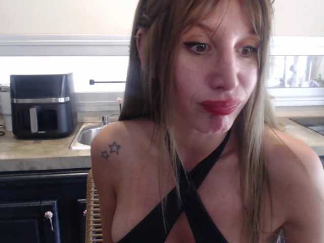 Sweet-Maga live cam on BongaCams