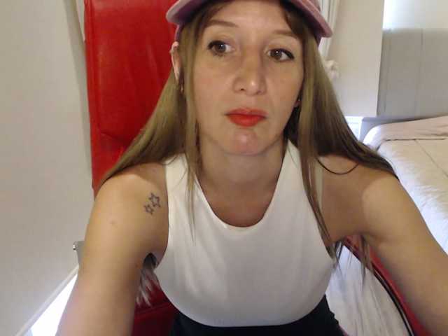 Sweet-Maga live cam on BongaCams
