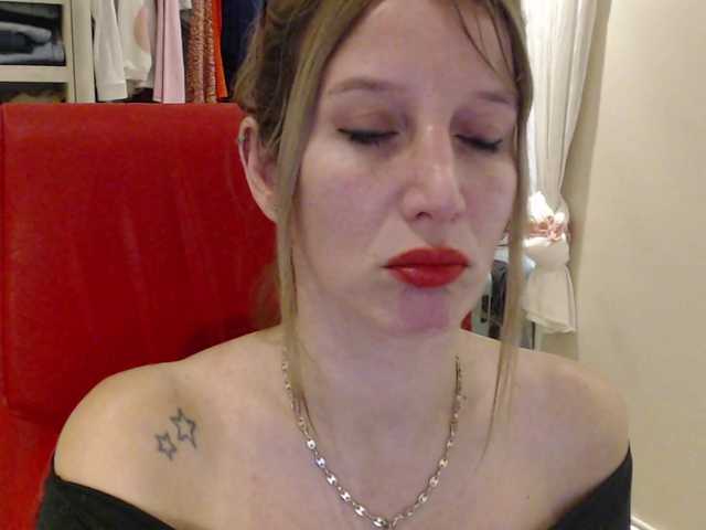 Sweet-Maga live cam on BongaCams