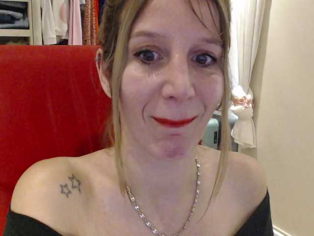 Sweet-Maga live cam on BongaCams