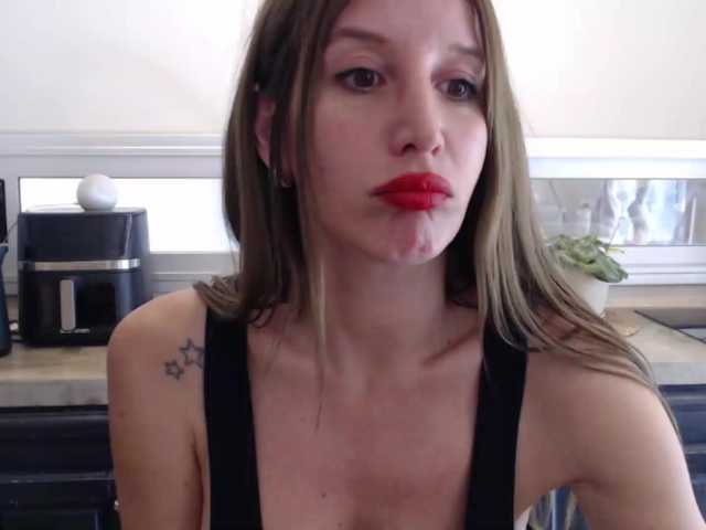 Sweet-Maga live cam on BongaCams