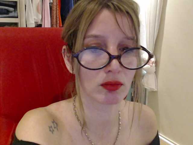 Sweet-Maga live cam on BongaCams