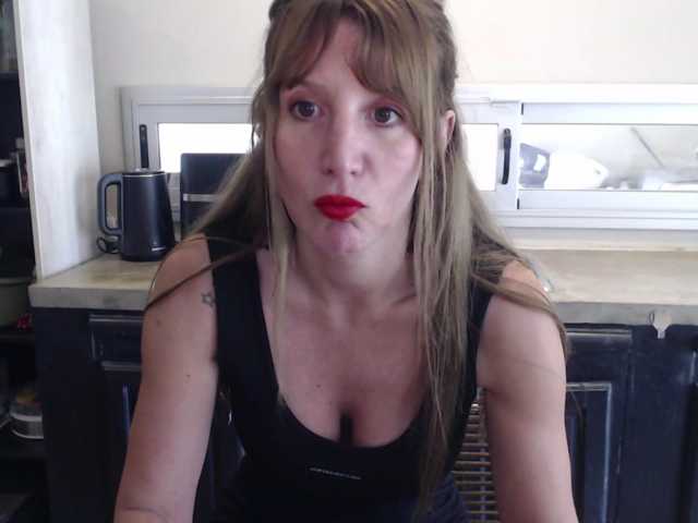 Sweet-Maga live cam on BongaCams