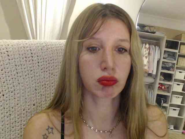 Sweet-Maga Live Webcam on BongaCams