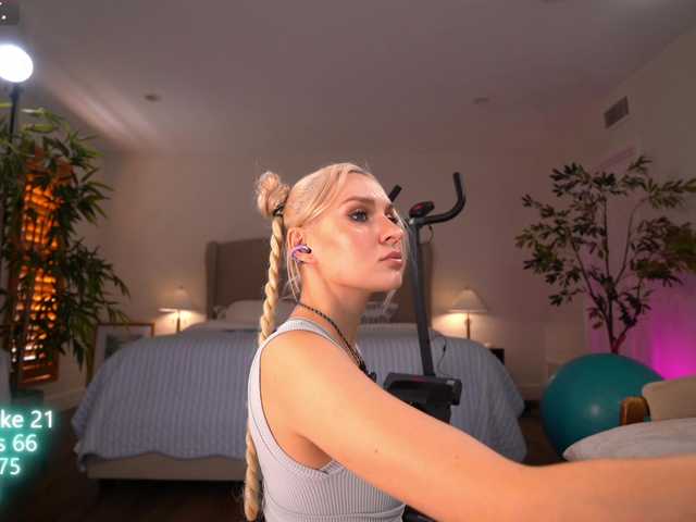 MsCindy live webcam show