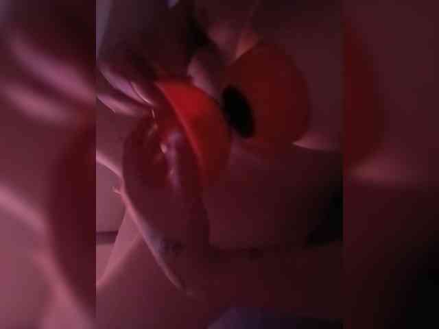MoaningKitty23 webcam