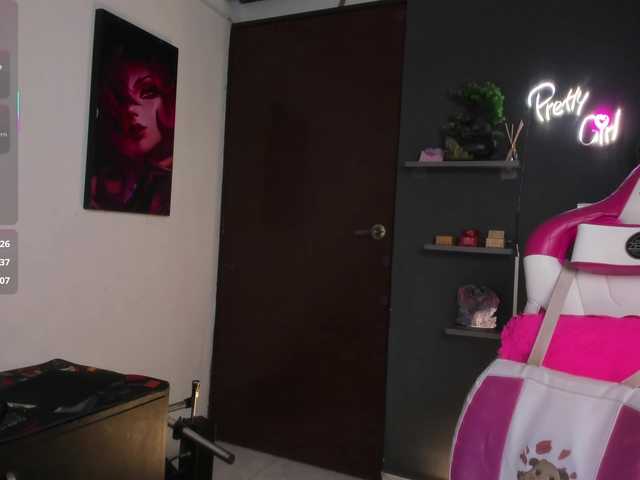 Emilyjhonson-1 live cam on BongaCams