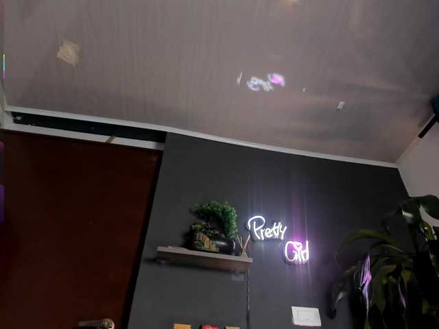 Emilyjhonson-1 live cam on BongaCams