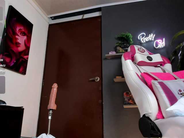Emilyjhonson-1 live cam on BongaCams