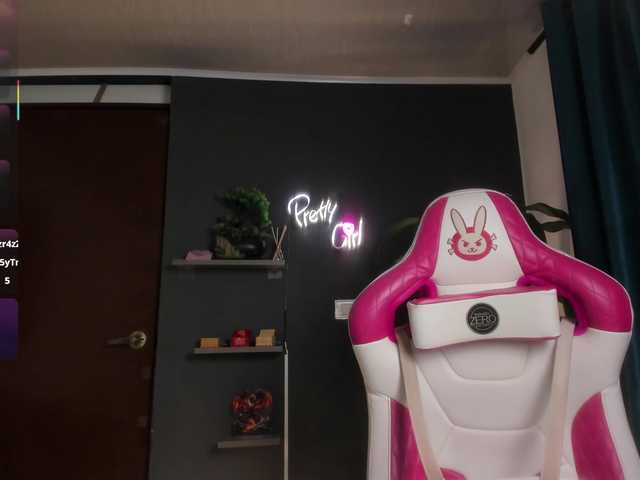 Emilyjhonson-1 live cam on BongaCams