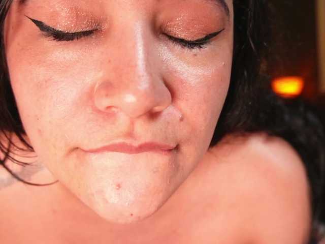 Emilyjhonson-1 live cam on BongaCams