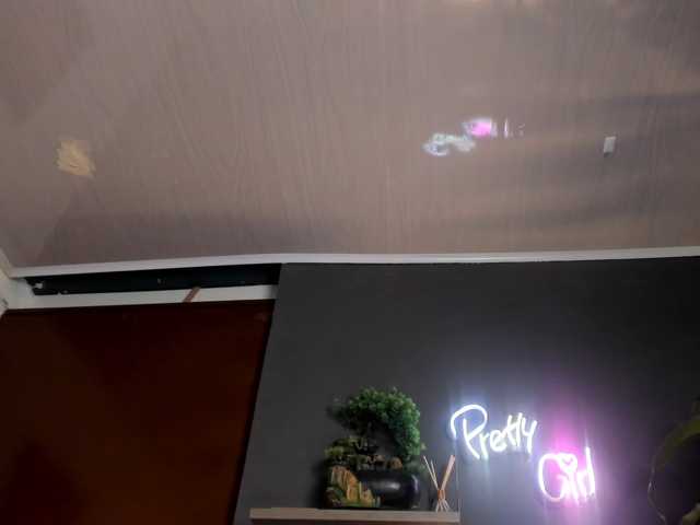 Emilyjhonson-1 live cam preview