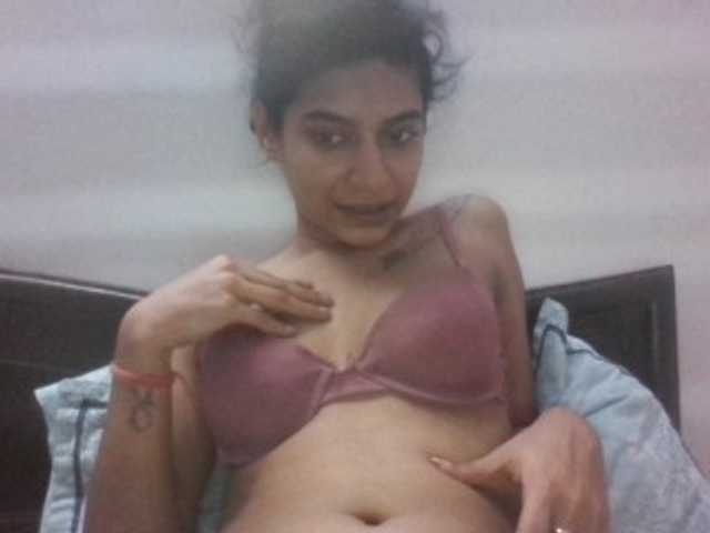 colourfulzany live cam on BongaCams