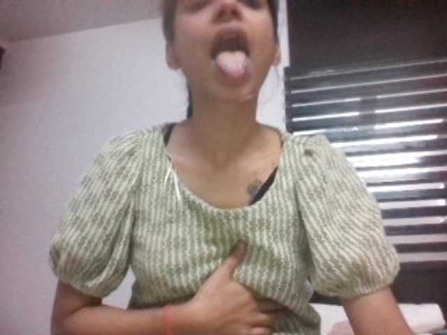Colourfulzany, 27 y/o - Live Cam on BongaCams