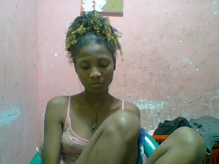 Elizahhh's Live Webcam