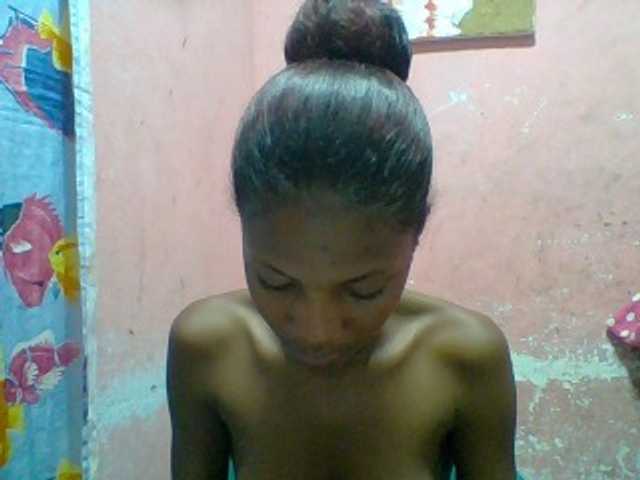 Elizahhh live cam on BongaCams