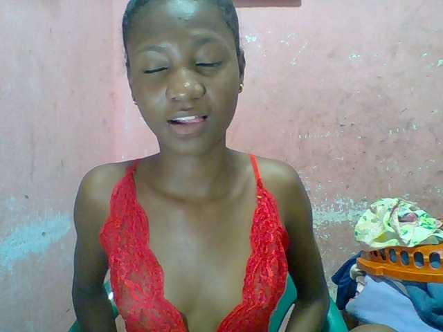 Elizahhh live cam on BongaCams